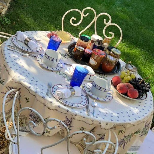 Bed and Breakfast Le Grand Barrois Crecy-la-Chapelle Екстер'єр фото