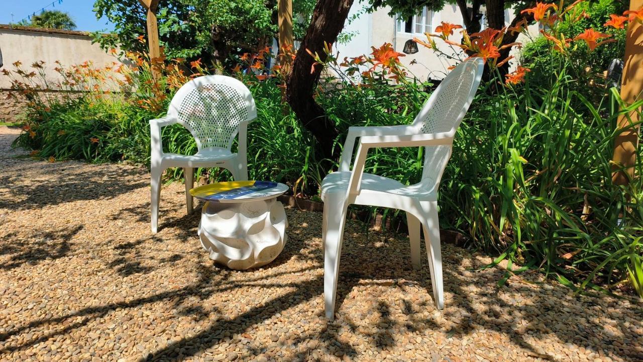 Bed and Breakfast Le Grand Barrois Crecy-la-Chapelle Екстер'єр фото