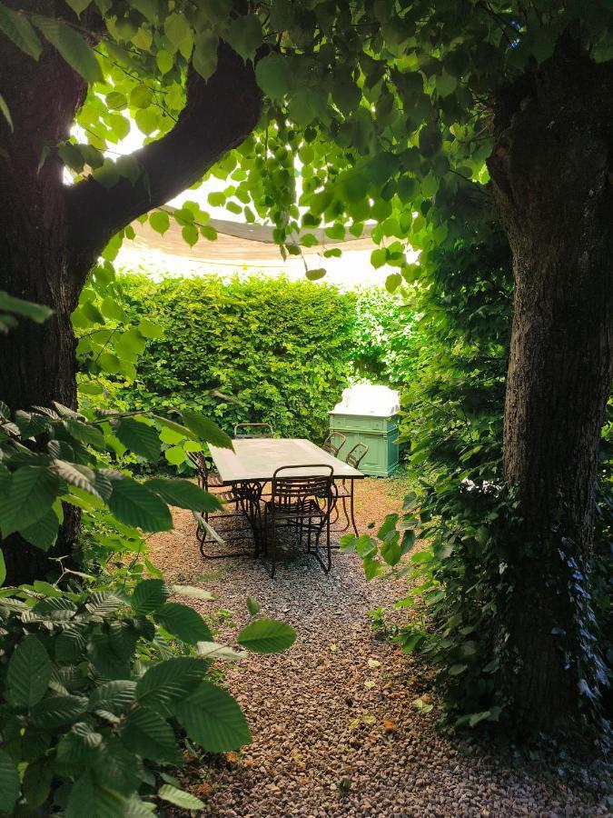 Bed and Breakfast Le Grand Barrois Crecy-la-Chapelle Екстер'єр фото